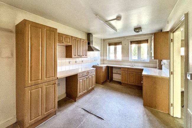 3 Halford Close, Edgware, Middlesex, HA8 5QF 2