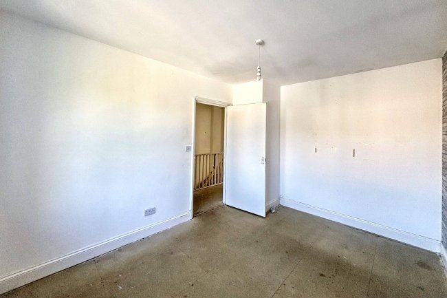 3 Halford Close, Edgware, Middlesex, HA8 5QF 2