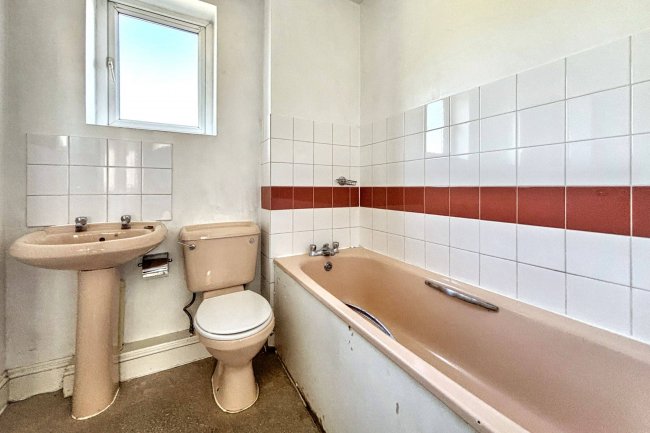 3 Halford Close, Edgware, Middlesex, HA8 5QF 2