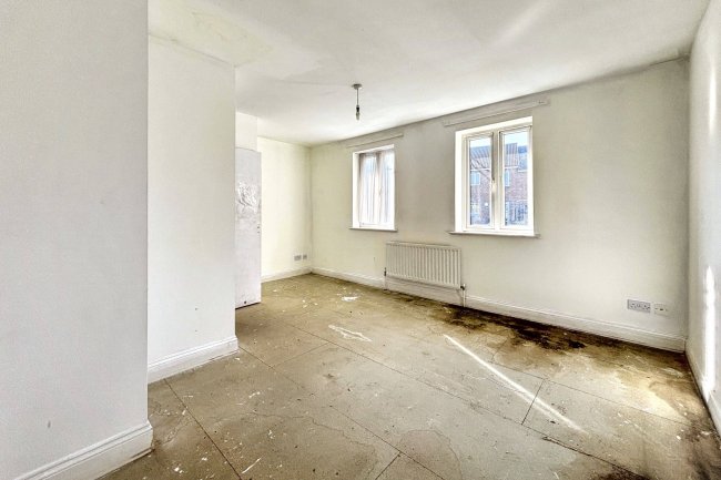 3 Halford Close, Edgware, Middlesex, HA8 5QF 2