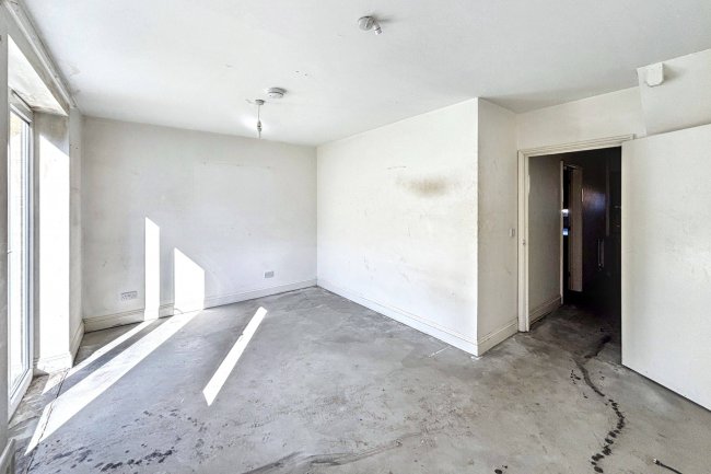 3 Halford Close, Edgware, Middlesex, HA8 5QF 2