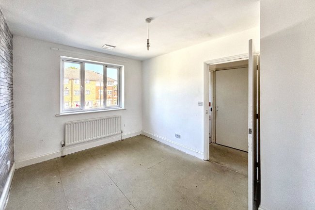 3 Halford Close, Edgware, Middlesex, HA8 5QF 2