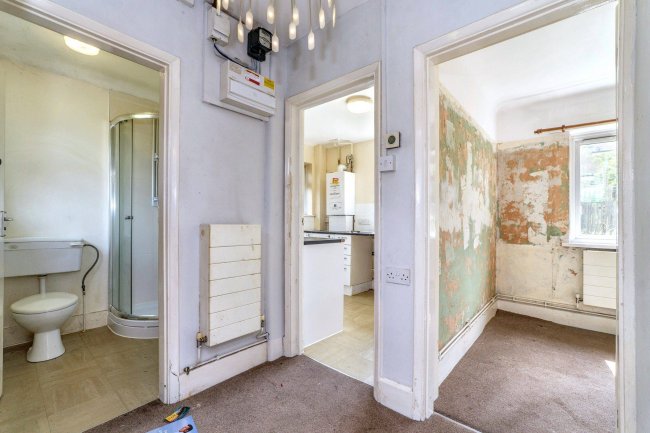 33 Glenmore Road, Welling, DA16 3BN 2