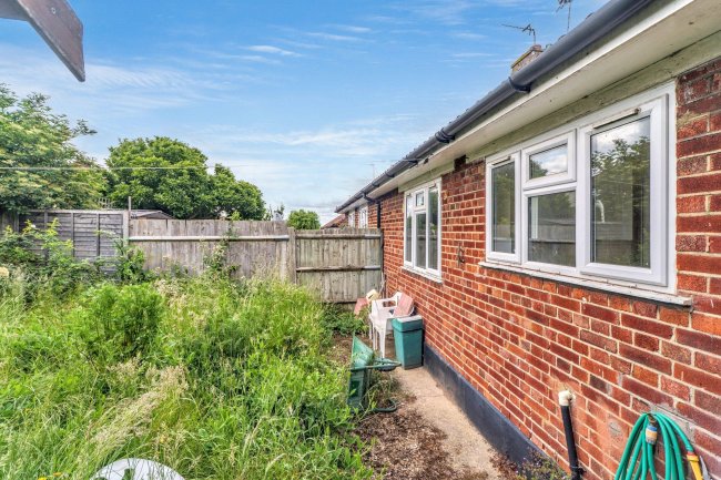 33 Glenmore Road, Welling, DA16 3BN 2