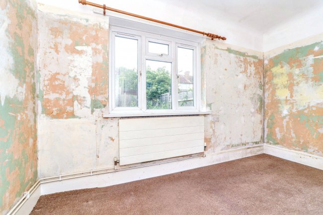 33 Glenmore Road, Welling, DA16 3BN 2