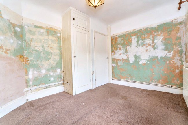 33 Glenmore Road, Welling, DA16 3BN 2