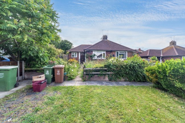 33 Glenmore Road, Welling, DA16 3BN 2