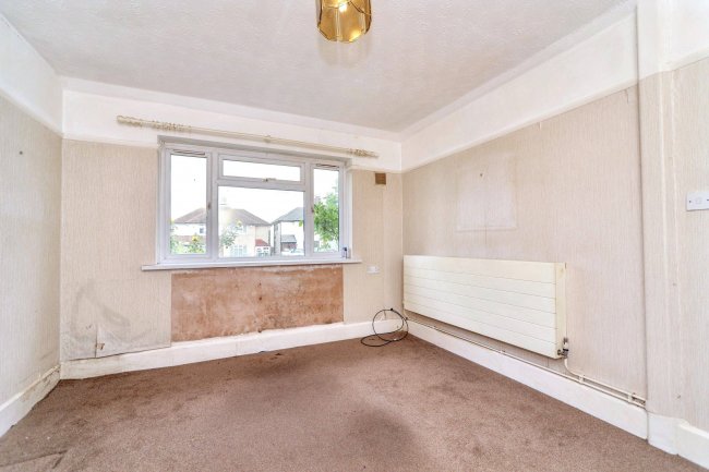 33 Glenmore Road, Welling, DA16 3BN 2