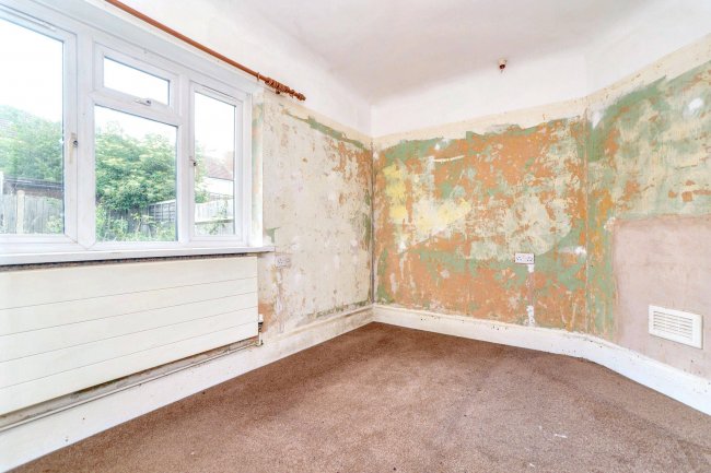 33 Glenmore Road, Welling, DA16 3BN 2