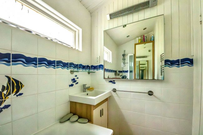 Dove Chalet W11, Branscombe Beach, Devon EX12 3DP 10