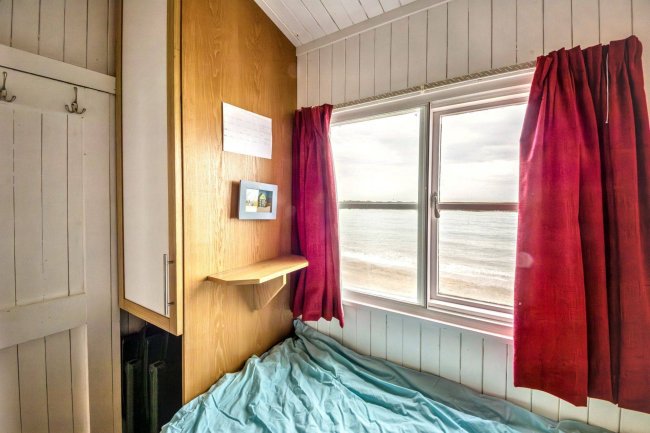 Dove Chalet W11, Branscombe Beach, Devon EX12 3DP 10