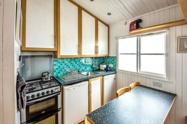Dove Chalet W11, Branscombe Beach, Devon EX12 3DP 10