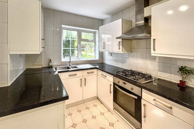 13 Radcliffe Road, Croydon, CR0 5QG 3