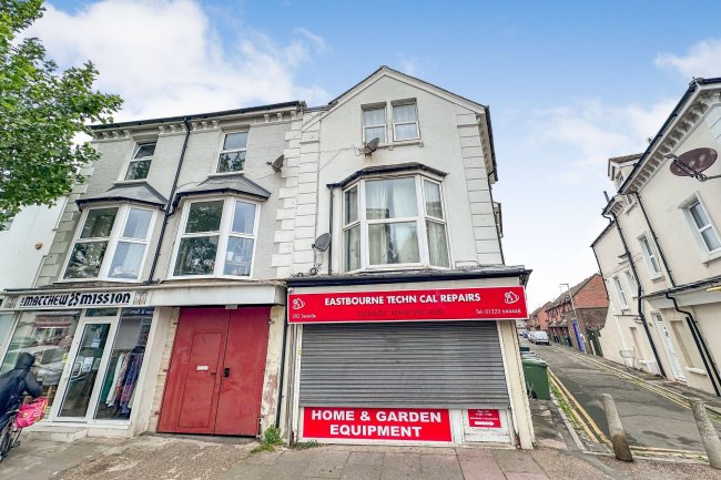 202 Seaside, Eastbourne, East Sussex, BN22 7QR 8
