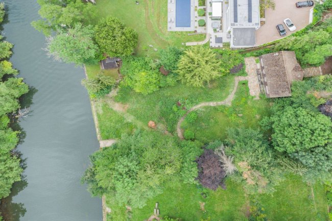 Mendota, Stonehouse Lane, Cookham, SL6 9TP 10