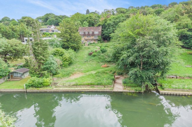 Mendota, Stonehouse Lane, Cookham, SL6 9TP 10