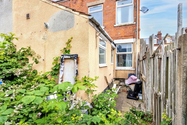 2 Broadway, Goole, East Yorkshire, DN14 5HR 1