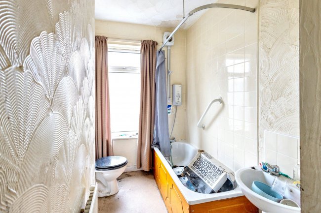 2 Broadway, Goole, East Yorkshire, DN14 5HR 1