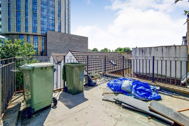 18 Bradbury Street, Dalston, London, N16 8JN 19