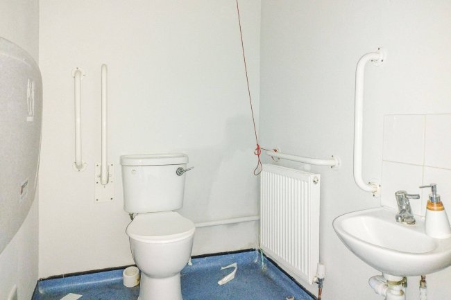 18 Bradbury Street, Dalston, London, N16 8JN 19