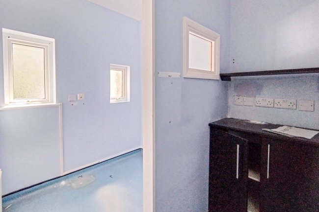 18 Bradbury Street, Dalston, London, N16 8JN 19