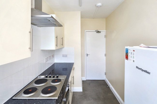 13 Cotswold Court, Hodder Drive, Perivale, Greenford, UB6 8LJ 6