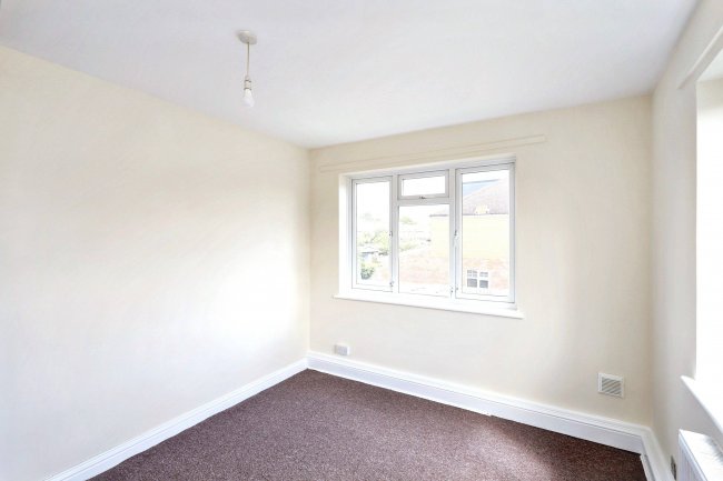 13 Cotswold Court, Hodder Drive, Perivale, Greenford, UB6 8LJ 6