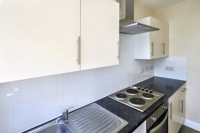 13 Cotswold Court, Hodder Drive, Perivale, Greenford, UB6 8LJ 6