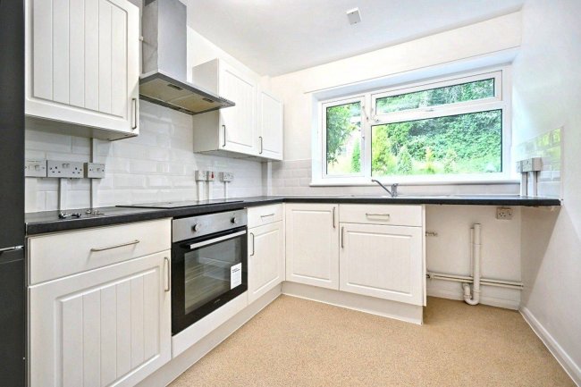 Flat 27, The Hill, Church Hill, Caterham, CR3 6SD 2