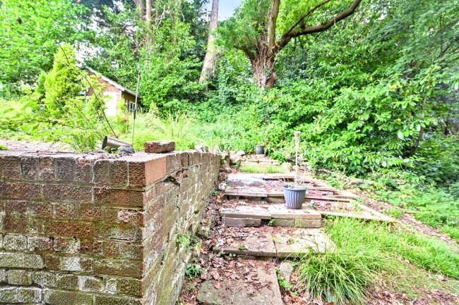 Flat 27, The Hill, Church Hill, Caterham, CR3 6SD 2