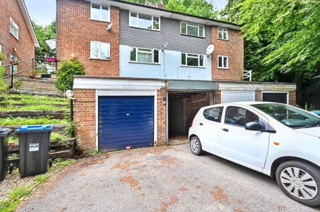 Flat 27, The Hill, Church Hill, Caterham, CR3 6SD 2