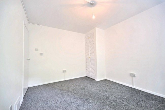 Flat 27, The Hill, Church Hill, Caterham, CR3 6SD 2