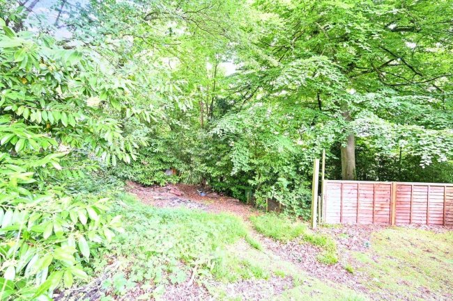 Flat 27, The Hill, Church Hill, Caterham, CR3 6SD 2