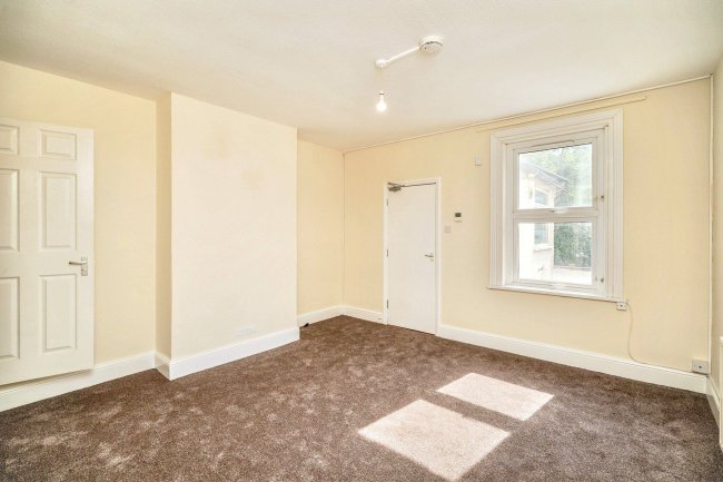 9B Farningham Road, Caterham, CR3 6LL 5