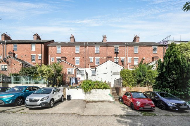 9B Farningham Road, Caterham, CR3 6LL 5