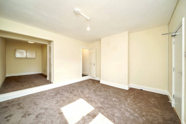 9B Farningham Road, Caterham, CR3 6LL 5