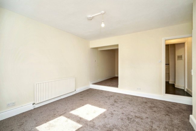 9B Farningham Road, Caterham, CR3 6LL 5