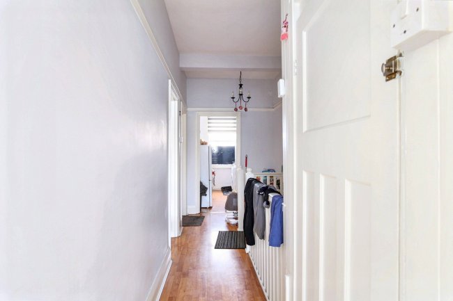 160 Heath Park Road, Gidea Park, Romford, Essex, RM2 5XL 30