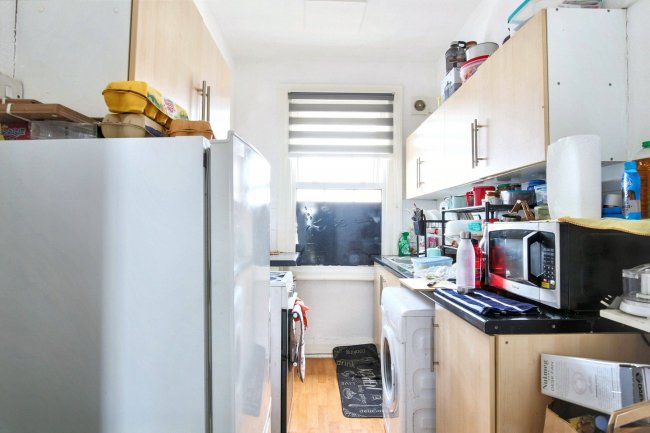 160 Heath Park Road, Gidea Park, Romford, Essex, RM2 5XL 30