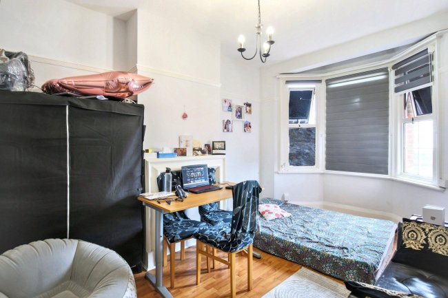 160 Heath Park Road, Gidea Park, Romford, Essex, RM2 5XL 30