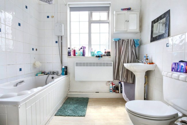 160 Heath Park Road, Gidea Park, Romford, Essex, RM2 5XL 30