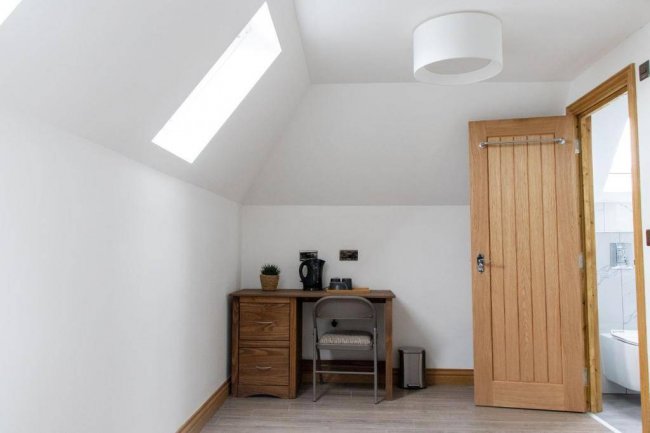 The Burren London Hotel, 174 Church Road, London, NW10 9NH 15