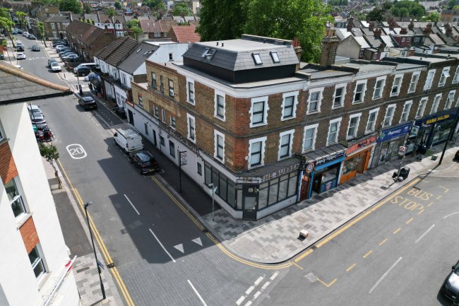 The Burren London Hotel, 174 Church Road, London, NW10 9NH 15