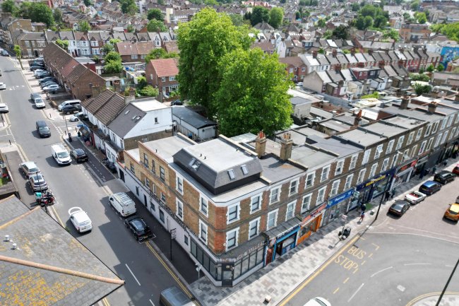 The Burren London Hotel, 174 Church Road, London, NW10 9NH 15