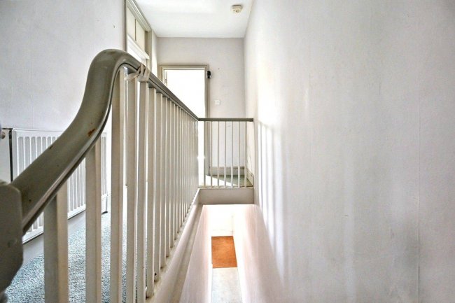 82 Bedford Road, Horsham, RH13 5BH 8