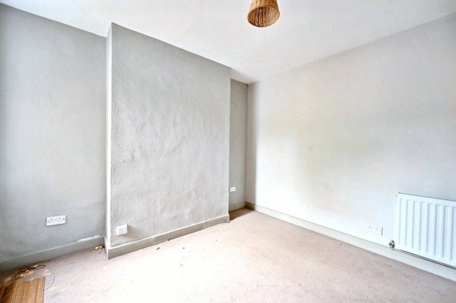 82 Bedford Road, Horsham, RH13 5BH 8