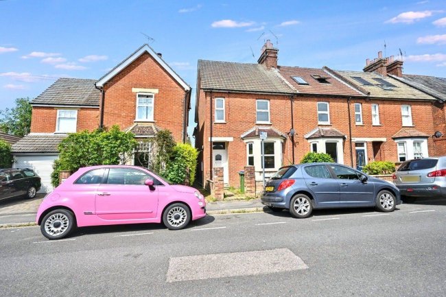 82 Bedford Road, Horsham, RH13 5BH 8