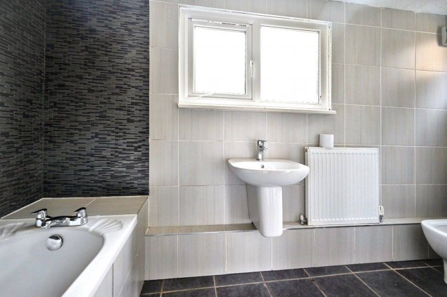 82 Bedford Road, Horsham, RH13 5BH 8