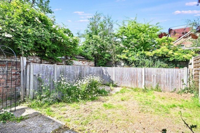 82 Bedford Road, Horsham, RH13 5BH 8