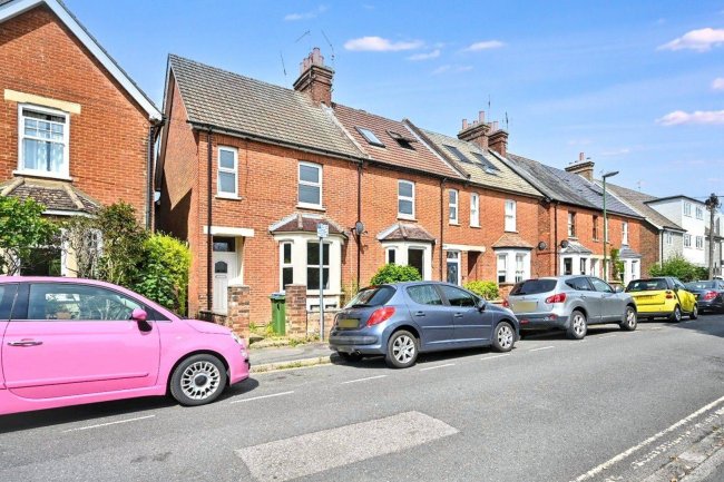 82 Bedford Road, Horsham, RH13 5BH 8